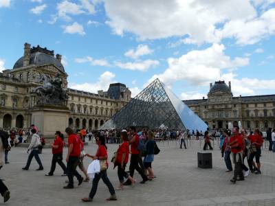 Pariz, Louvre. Julij 2008.